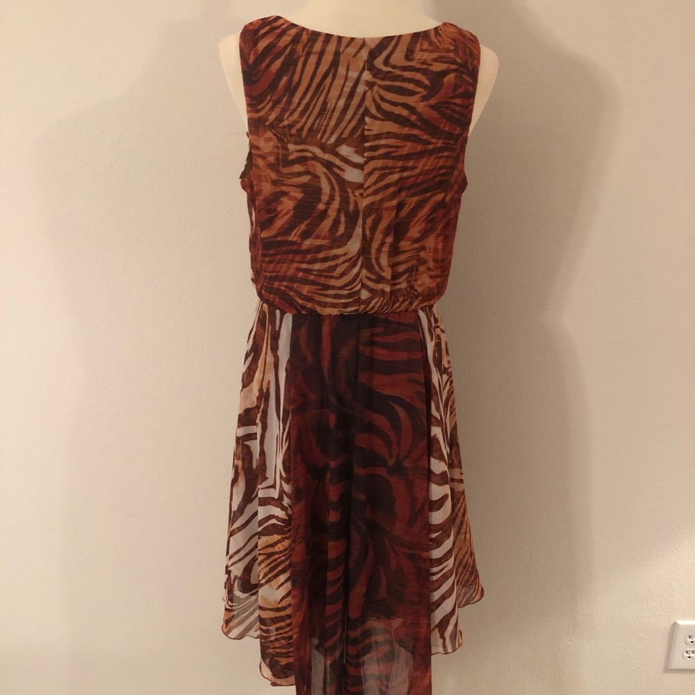 Rabbit Rabbit Rabbit Handkerchief Hem Floral Print - Picture 6 of 8